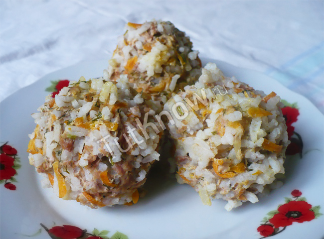 Мясные шарики с рисом «Ёжики»