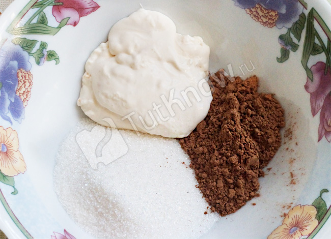 Десерт «Яблочное счастье» с изюмом, какао и корицей