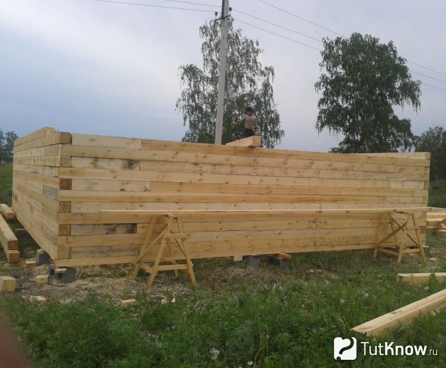 Строительство стен бани из бруса
