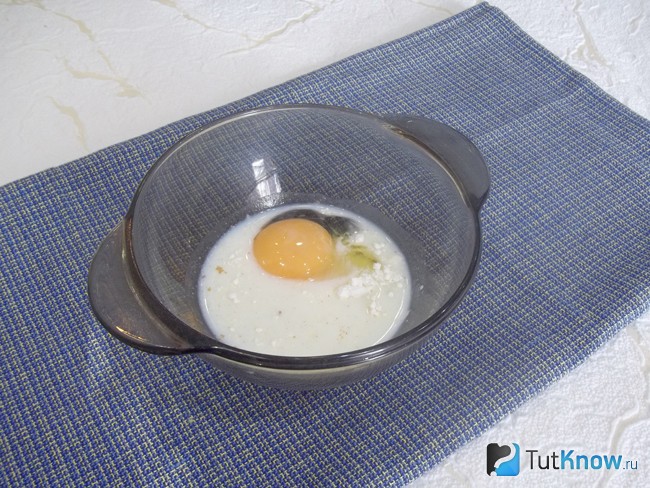 В продукты налито молоко
