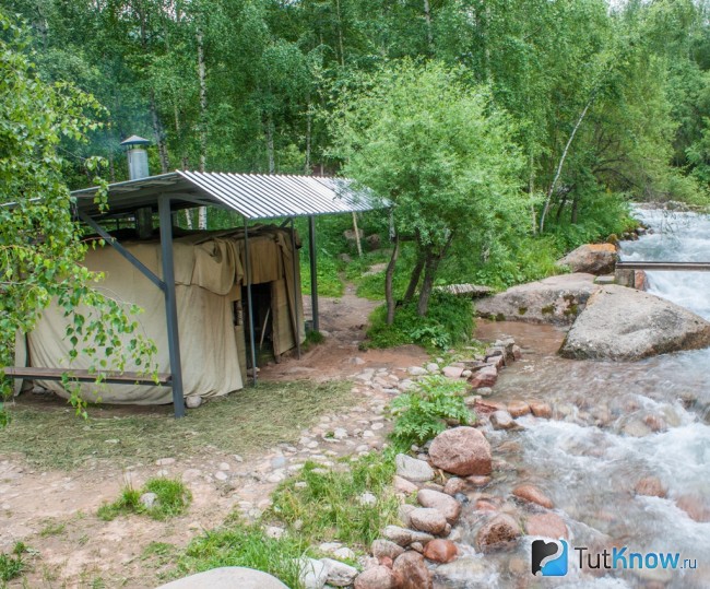Вода и камни для бани в походных условиях