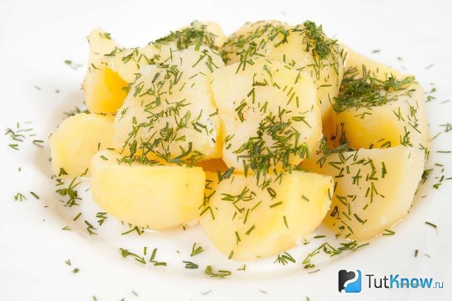 Картофель с зеленью