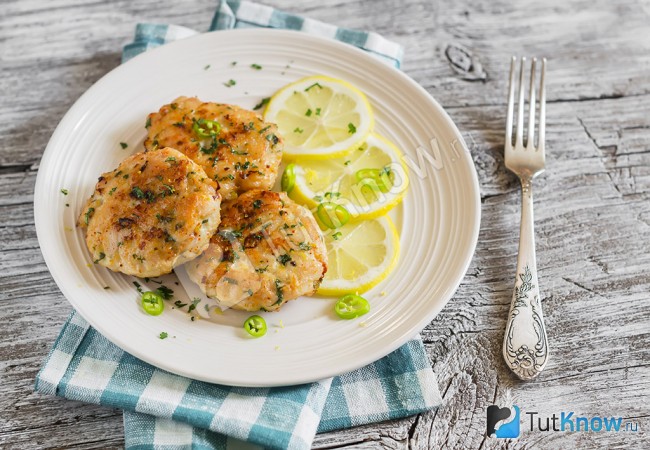 Готовые куриные котлеты