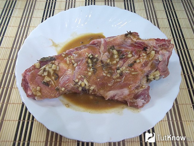 Мясо вымыто и замариновано