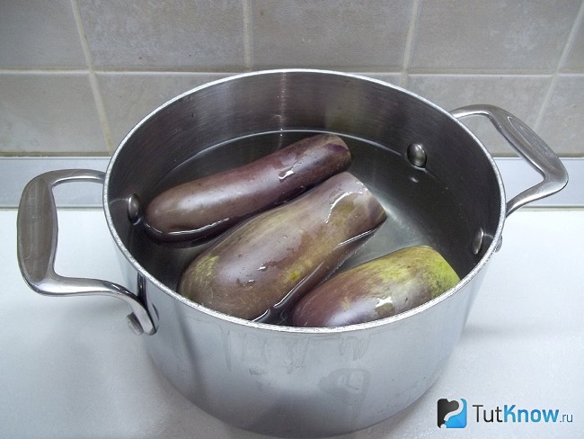 Баклажаны варятся