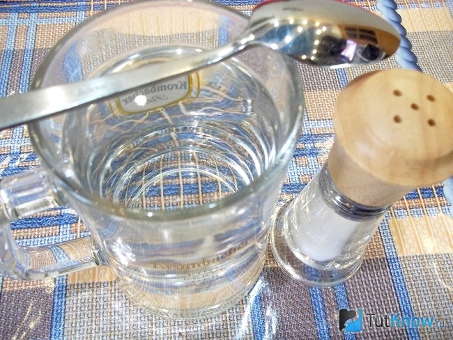 В кипяченой воде растворена соль