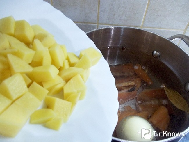 К рыбе добавлен картофель