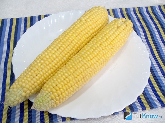 Кукуруза очищена