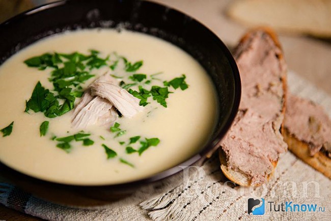 Крем-суп из цветной капусты с курицей