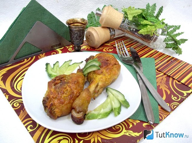 Готовая куриная голень под сырной корочкой