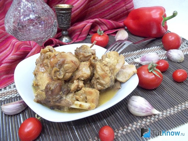Готовая тушеная крольчатина со сливками