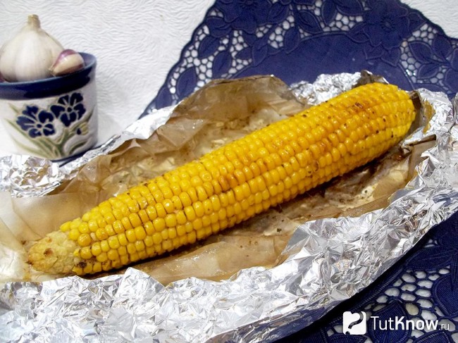 Готовая кукуруза в масле в духовке