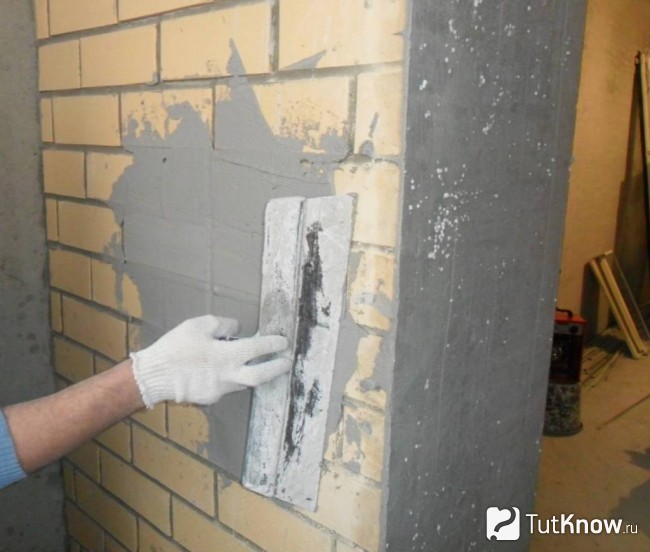 Нанесение штукатурки на стены