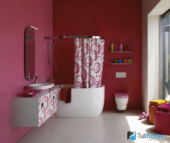 Крашенные стены в ванной