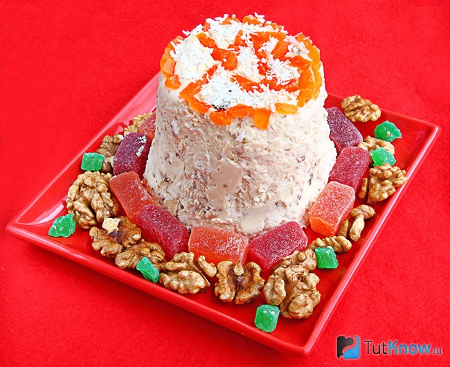 Конусная пасха из творога с орехами