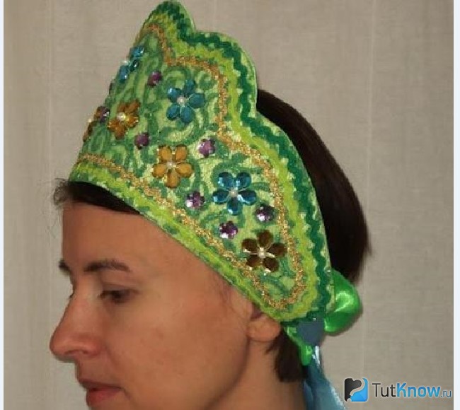 Девушка в кокошнике