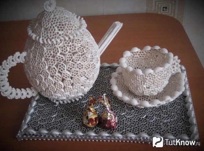 Чайный сервиз из макарон