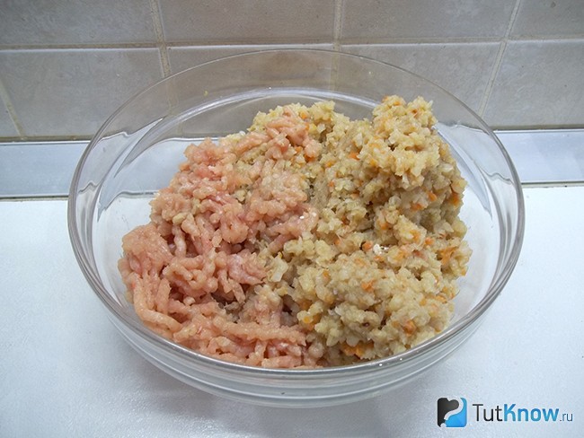 Капуста с морковью перекручены