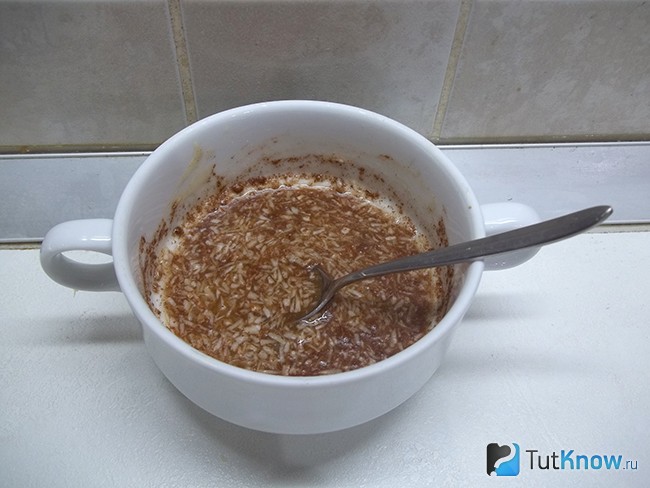 Продукты для соуса перемешаны