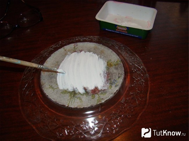 Покрытие тарелки акриловой краской