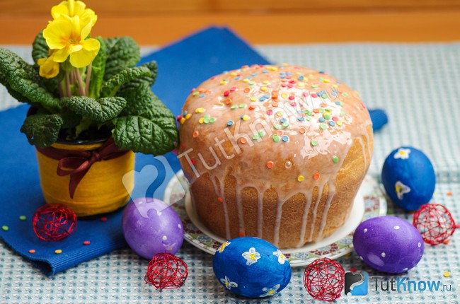 Пасхальный кулич без дрожжей и крашенки
