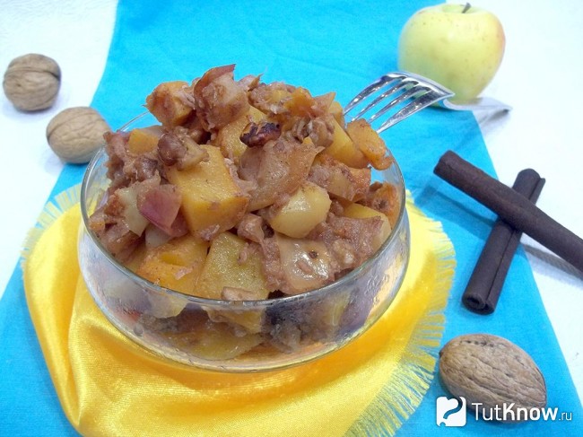 Готовая тыква с яблоками