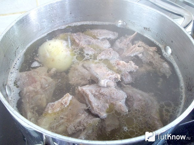 Мясо варится