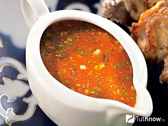 Томатный соус с кинзой к шашлыку