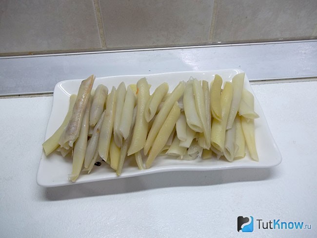 Спаржа нарезана