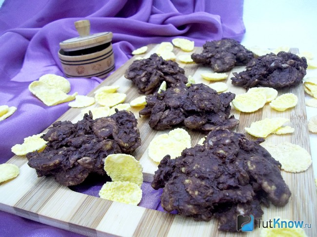 Готовое печенье из кукурузных хлопьев