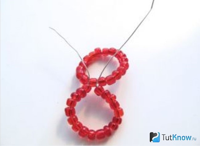 Изготовление брелка из бисера