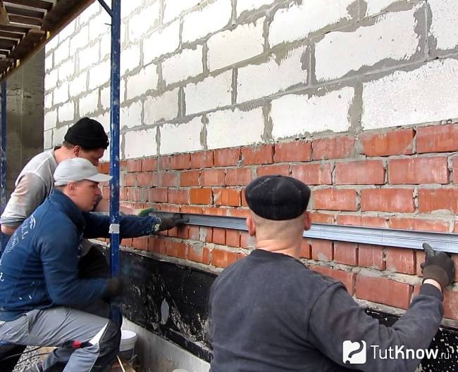 Монтаж стартового профиля
