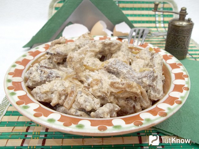 Готовое мясо по-строгановски