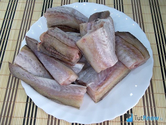 Рыба очищена и нарезана