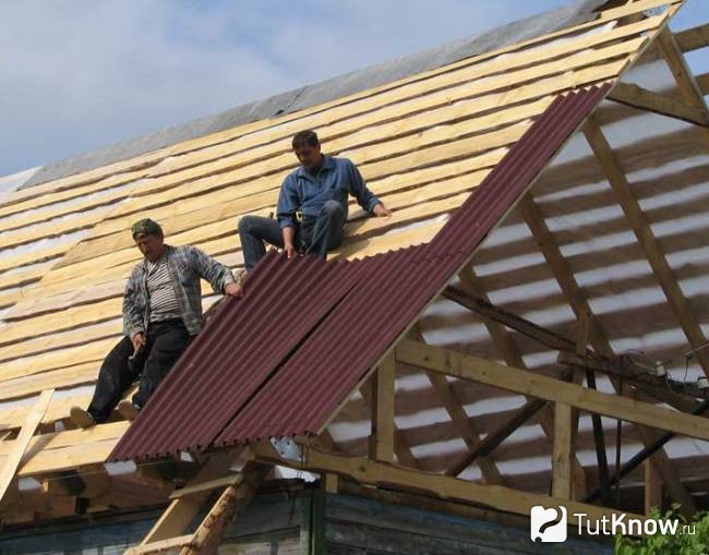 Укладка ондулина на новую крышу