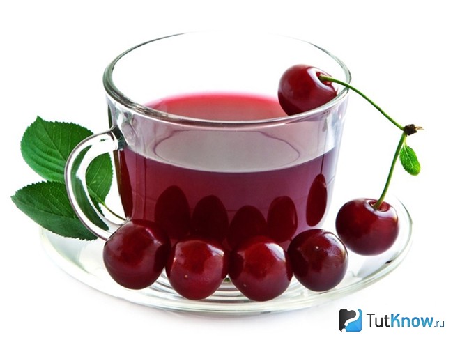Компот из красной черешни