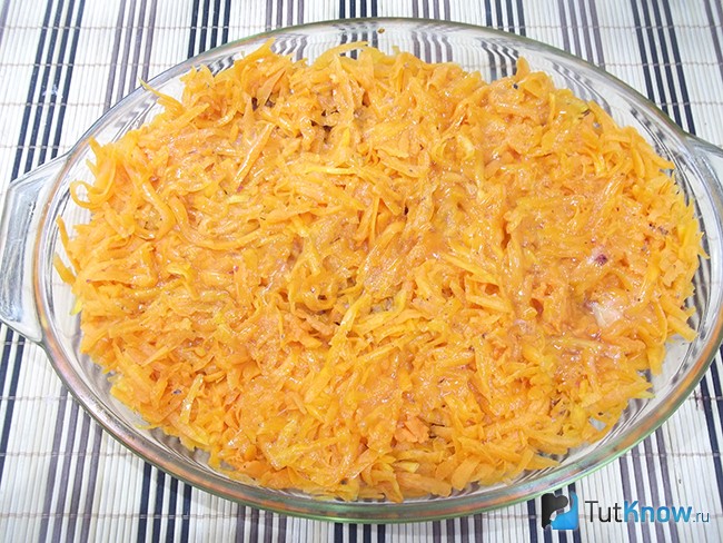 Продукты залиты яйцом