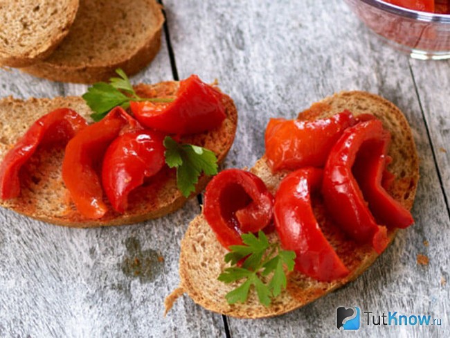 Маринованный болгарский перец с чесноком