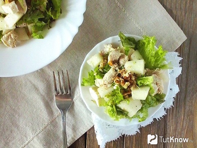 Салат с дыней и курицей