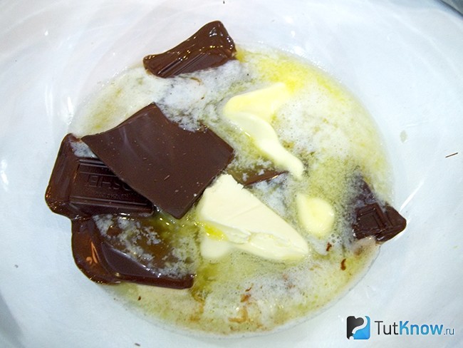Шоколад растоплен с маслом