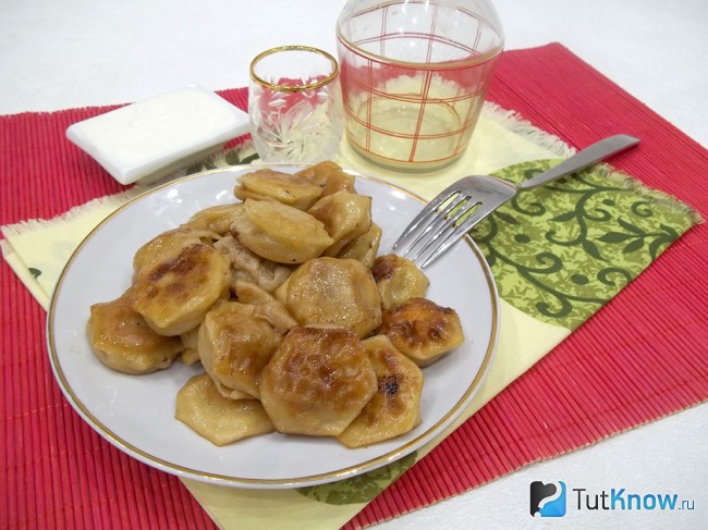 Готовые жареные пельмени