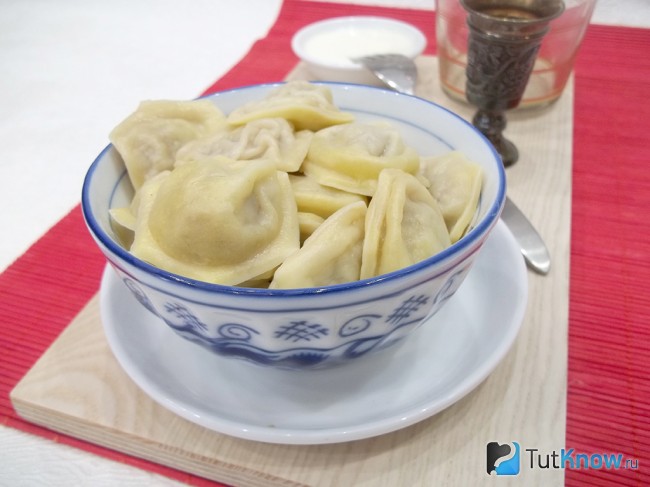 Готовые домашние пельмени с мясом