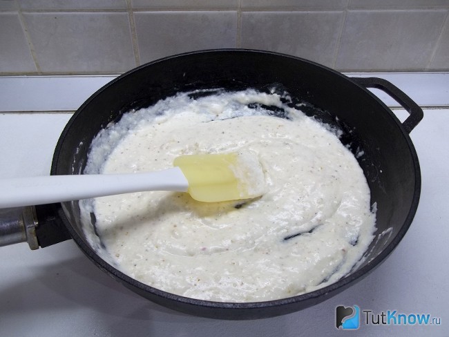Соус доведен до кипения