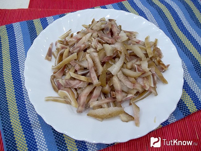 Ушки нарезаны