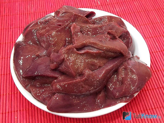 Печень нарезана