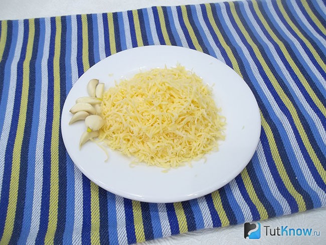сыр натерт на терке