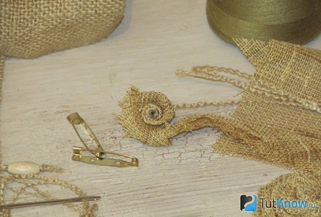 Изготовление розы из ткани