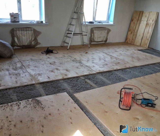 Укладка фанеры на старый пол