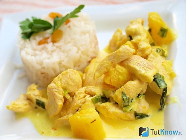 Курица с овощами в соусе карри