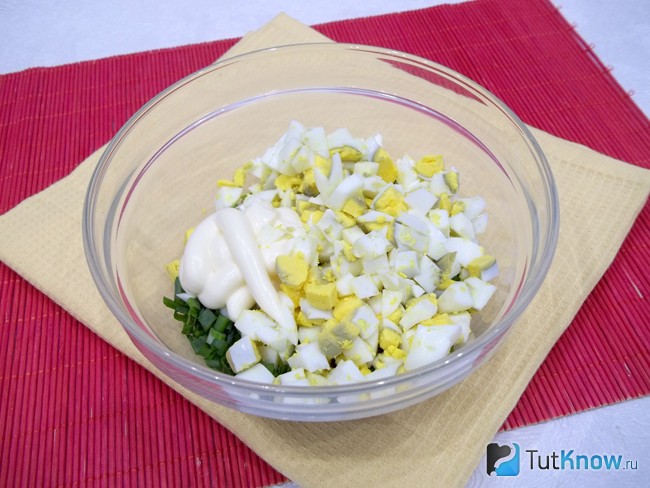 К продуктам добавлен майонез